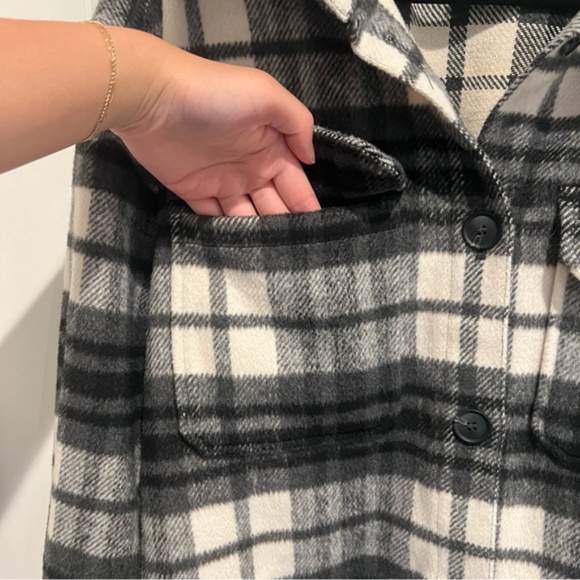 H&M Black and White Plaid Flannel Shacket Jacket Shirt Button Up Long Sleeve - Picture 6 of 8